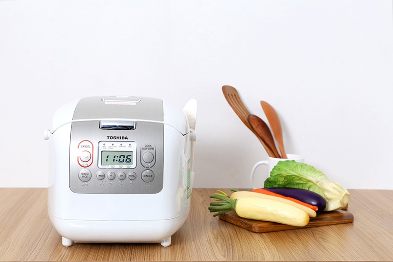 noi-com-dien-toshiba-rc-18nmfvn-wt-1.jpg